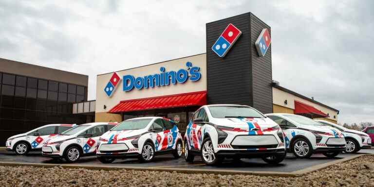 Domino’s ajoute 800 véhicules électriques Chevy Bolt à sa flotte de livraison