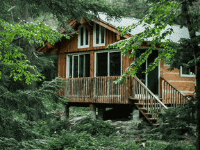 Laisser un chalet familial à vos enfants pour qu'ils le partagent peut créer beaucoup de tension involontaire après votre départ.