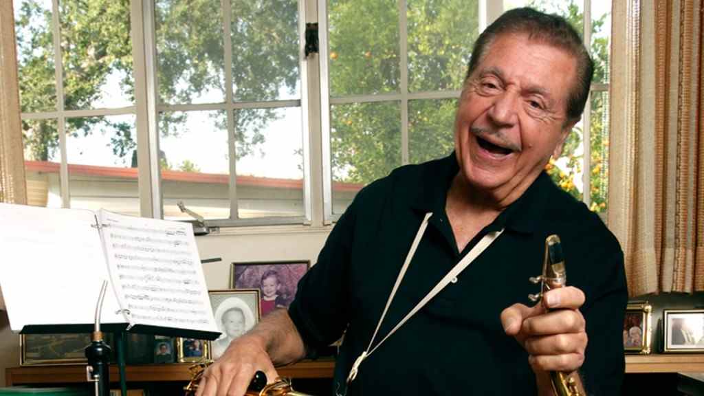 Gene Cipriano, célèbre musicien de session et joueur de bois à Hollywood, décède à 94 ans
