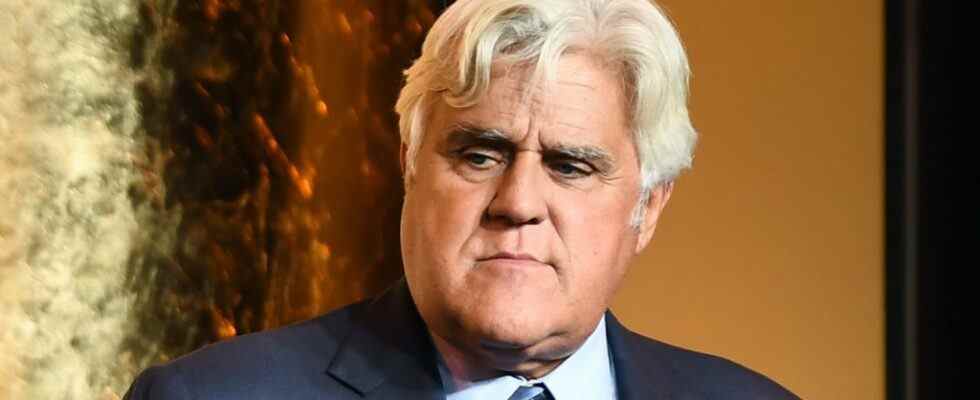 Jay Leno subit une intervention chirurgicale pour des brûlures causées par un incendie de voiture, en bon état