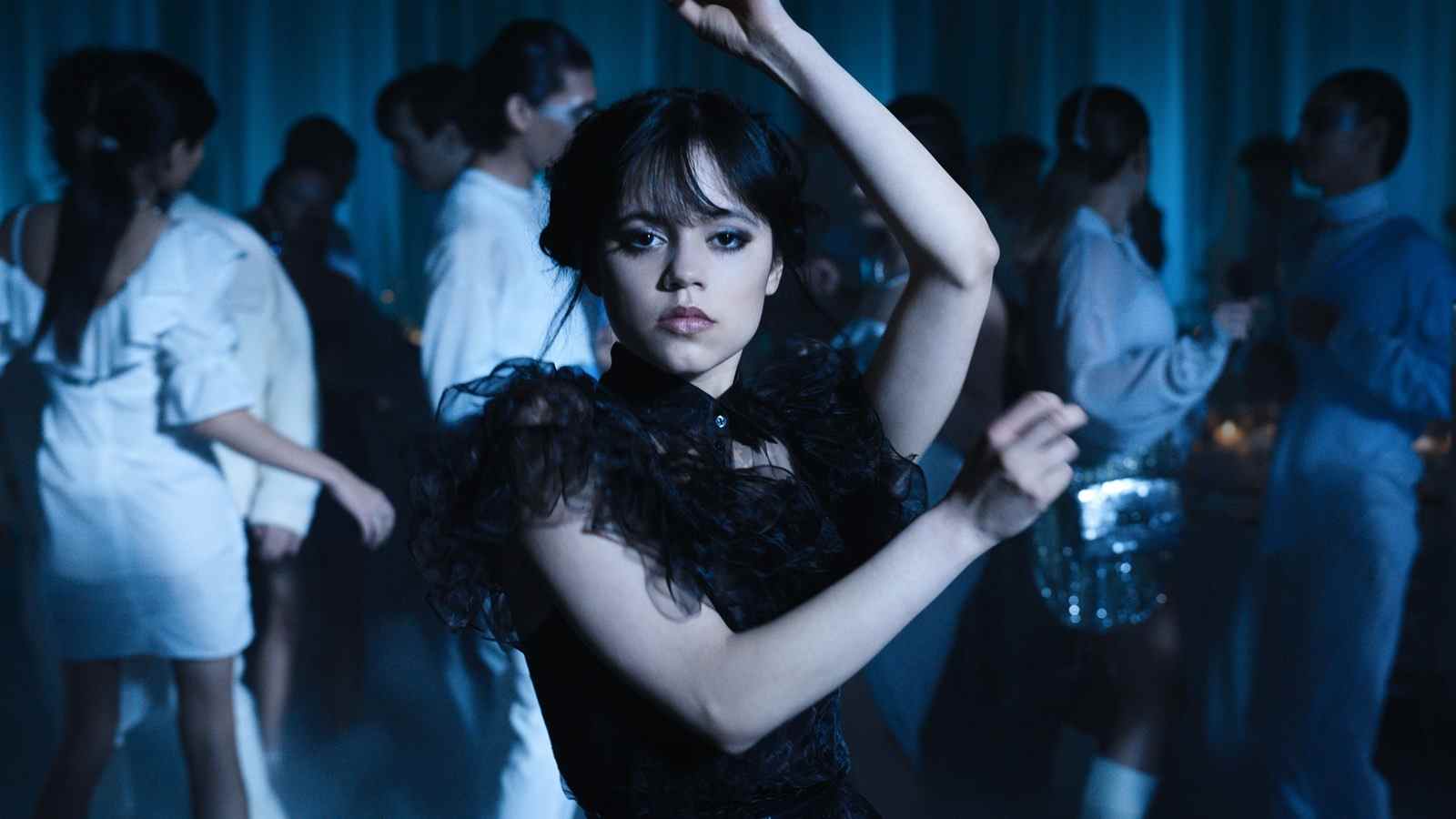 Jenna Ortega a elle-même chorégraphié la scène de danse ultra-goth de mercredi
