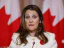 La vice-première ministre et ministre des Finances du Canada, Chrystia Freeland, assiste à une conférence de presse sur l'énoncé économique de l'automne à Ottawa, Ontario, Canada, le 3 novembre 2022. REUTERS/Blair Gable