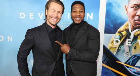 Jonathan Majors, Glen Powell et le casting de "Devotion" saluent les héros de la vie réelle du film Les plus populaires doivent être lus Inscrivez-vous aux newsletters Variety Plus de nos marques