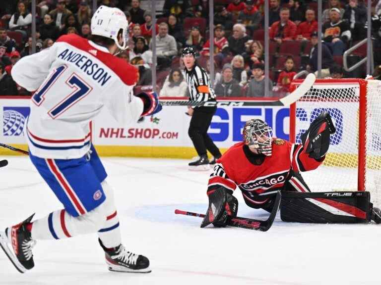 Kirby Dach livre en fusillade alors que les Canadiens battent les Blackhawks