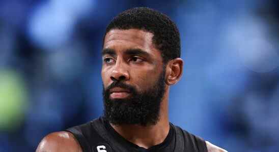 Kyrie Irving rejoint les filets et s'excuse pour le mal que ses actions ont causé