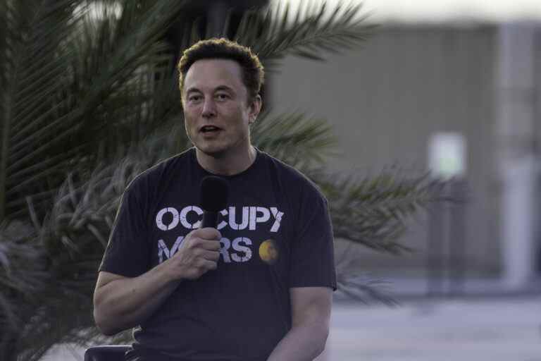 Les employés de SpaceX qui ont été licenciés après avoir critiqué Elon Musk déposent une plainte au NLRB