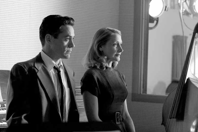 GOOD NIGHT, AND GOOD LUCK, Robert Downey Jr., Patricia Clarkson, 2005, (c) Warner Independent Pictures/courtesy Everett Collection