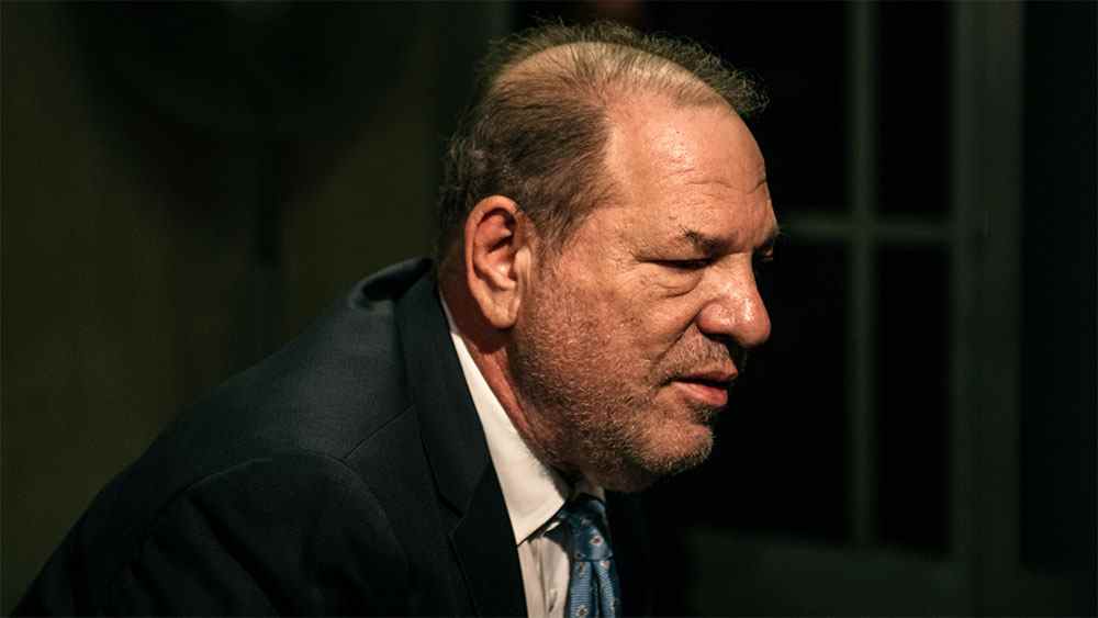  L'ancien acteur affirme que Harvey Weinstein l'a agressée au TIFF et lui a dit : 