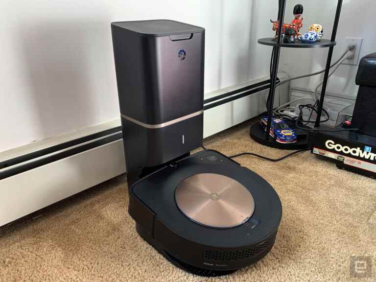 L’aspirateur robot premium Roomba s9 + d’iRobot est de 220 $ de réduction en ce moment