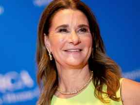 La philanthrope américaine Melinda French Gates arrive pour le gala de la White House Correspondents Association à l'hôtel Washington Hilton à Washington, DC, le 30 avril 2022.