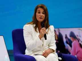 La femme d'affaires et philanthrope américaine Melinda Gates prend la parole lors du Forum Génération Égalité, un rassemblement mondial pour l'égalité des sexes convoqué par ONU Femmes et co-organisé par les gouvernements du Mexique et de la France en partenariat avec les jeunes et la société civile, au Carrousel du Louvre à Paris le 30 juin 2021. (Photo de LUDOVIC MARIN/AFP via Getty Images)