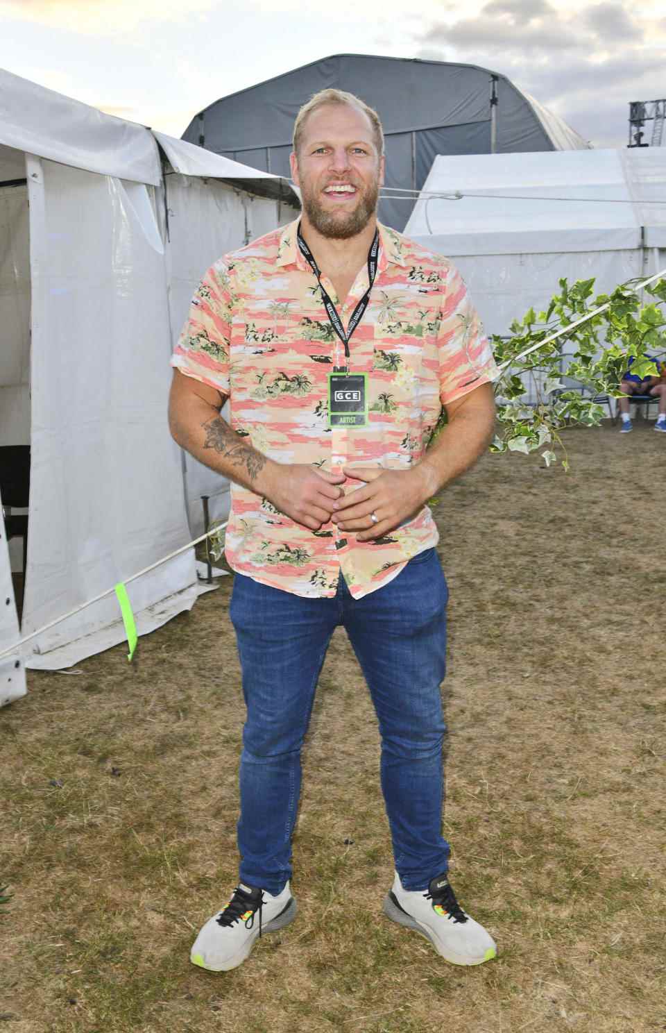 L'ami du couple, James Haskell, a également partagé à quel point 