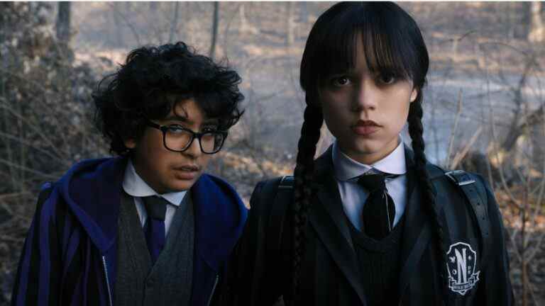 Les téléspectateurs de mercredi louent la performance « emblématique » de Jenna Ortega alors que la série Addams Family arrive sur Netflix