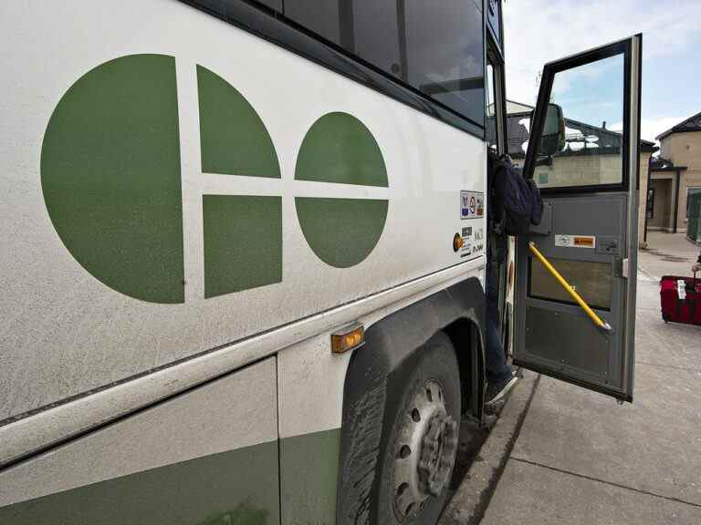 Les travailleurs de GO Transit feront la grève lundi après avoir rejeté le contrat de Metrolinx, selon le syndicat