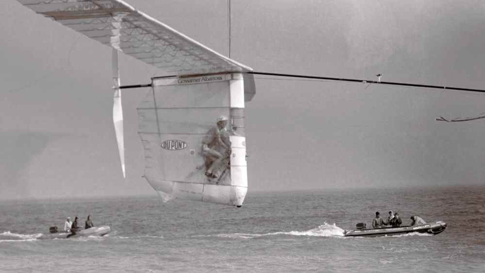 L'histoire du premier vol à propulsion humaine à travers la Manche sera racontée dans Red Bull, Altitude Documentary 'The Flight of Bryan' (EXCLUSIF) Le plus populaire doit être lu Inscrivez-vous aux newsletters Variety Plus de nos marques
	
	
