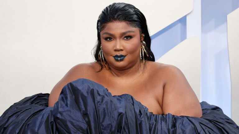 Lizzo parle franchement de la stigmatisation de la musique pop : "Le genre est intrinsèquement raciste"
