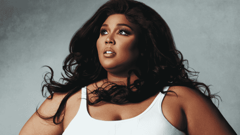 Lizzo présente en avant-première le concert spécial du Nouvel An et le documentaire révélateur « Love, Lizzo » : « Je suis nerveux… mais je m'en fous »
	
	
