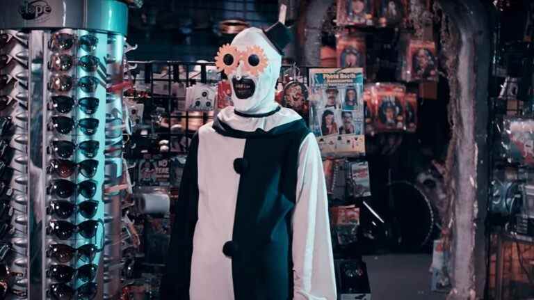 Mike Flanagan dit que Terrifier 2 vient d'inventer le genre "MegaSlasher"
