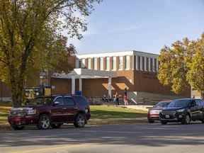 Archbishop MC O'Neill Catholic High School à Regina.