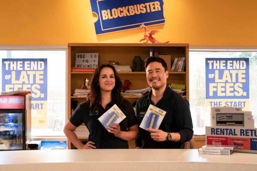 Superproduction Melissa Fumero et Randall Park