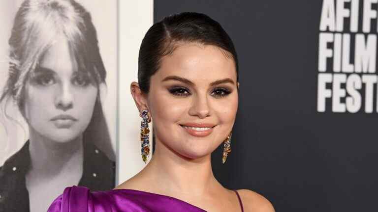 Selena Gomez taquine la nouvelle musique et devient franche à la première du documentaire "My Mind & Me" : "Je suis qui je suis et tout le monde est sur le point de le voir"
	
	
