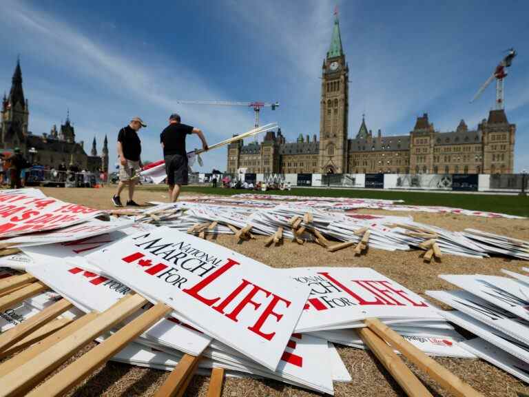 Selon un sondage, jusqu’à une grossesse sur cinq au Canada se termine par un avortement et peu regrettent cette décision