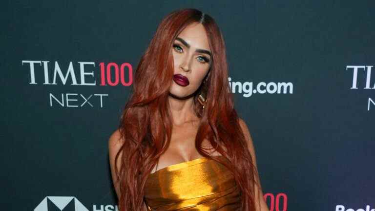 Sortez le pop-corn, car Megan Fox a été sur un rouleau avec les trolls au cours du mois dernier
