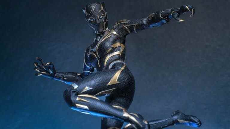 Superhero Bits: La nouvelle panthère noire obtient une figurine Hot Toys, le retour de Batwoman et plus
