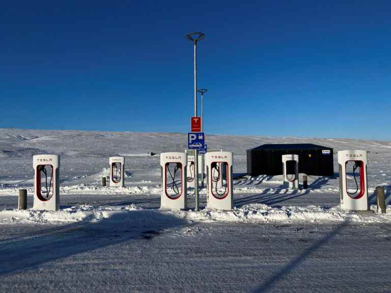 Tesla propose son connecteur de charge exclusif comme nouvelle norme nord-américaine