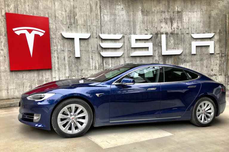 Tesla rappelle plus de 40 000 voitures pour remédier à un défaut de direction assistée