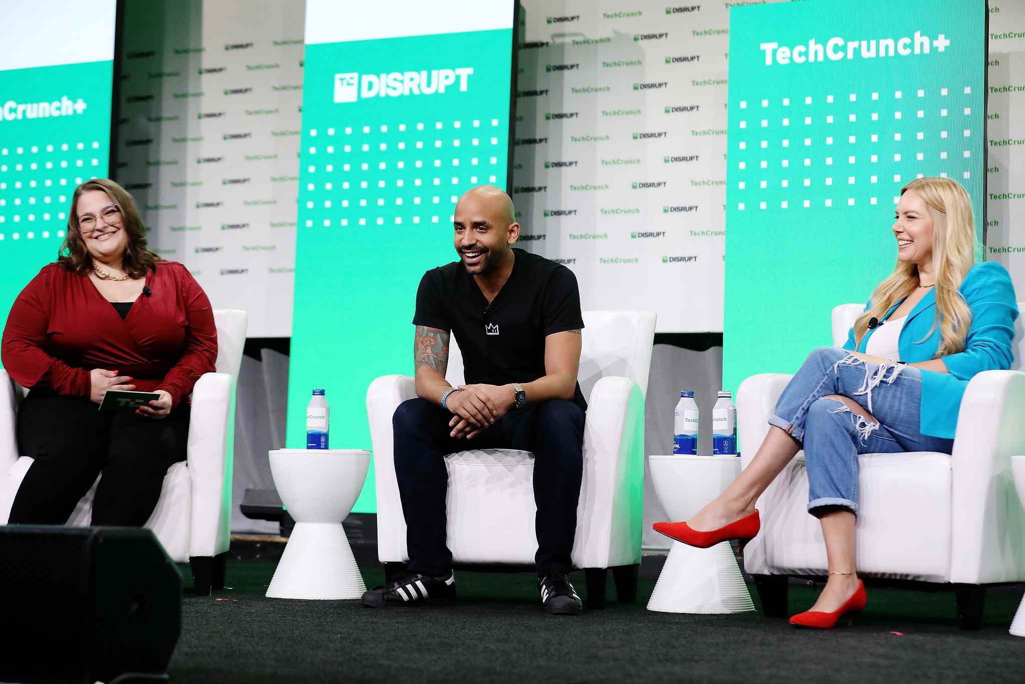 (LR) Amanda Silberling, rédactrice principale, Culture numérique, TechCrunch, Josh Fabian, co-fondateur et PDG, Metafy et Katelin Holloway, partenaire fondateur, Seven Seven Six parlent sur scène lors de TechCrunch Disrupt 2022 le 20 octobre 2022 à San Francisco, Californie .