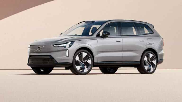 Volvo dévoile officiellement le SUV EX90 EV, sa « voiture la plus sûre de tous les temps »