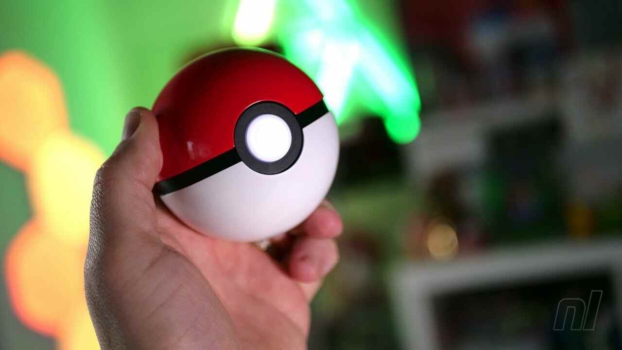  Vous voulez vous sentir comme un vrai dresseur de Pokémon ?  Essayez cette réplique Premium Poké Ball
