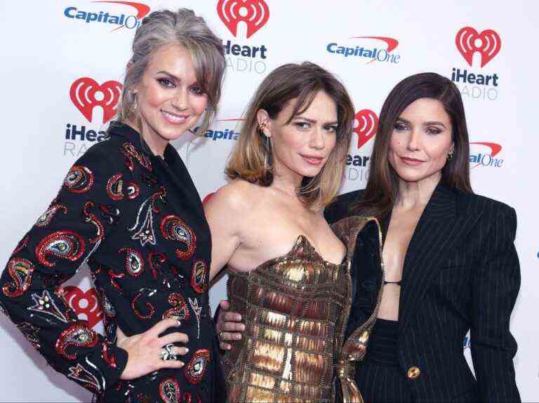 Sophia Bush et Hilarie Burton affirment avoir été contraintes à une séance photo sexy