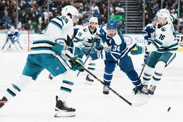 Mitch Marner égale le record de points alors que les Maple Leafs brûlants battent les Sharks