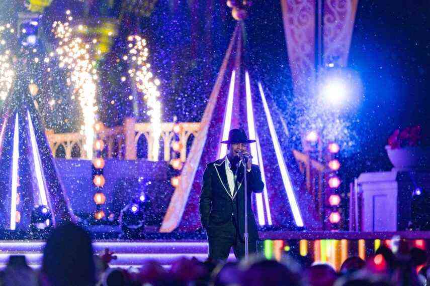 Ne-Yo joue sur "Le monde merveilleux de Disney."