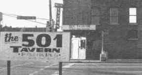 GAY BAR : Le 501 Tavern à Indianapolis était un bar gay et un terrain de chasse aux Baumeister.  POLICE D'INDIANAPOLIS