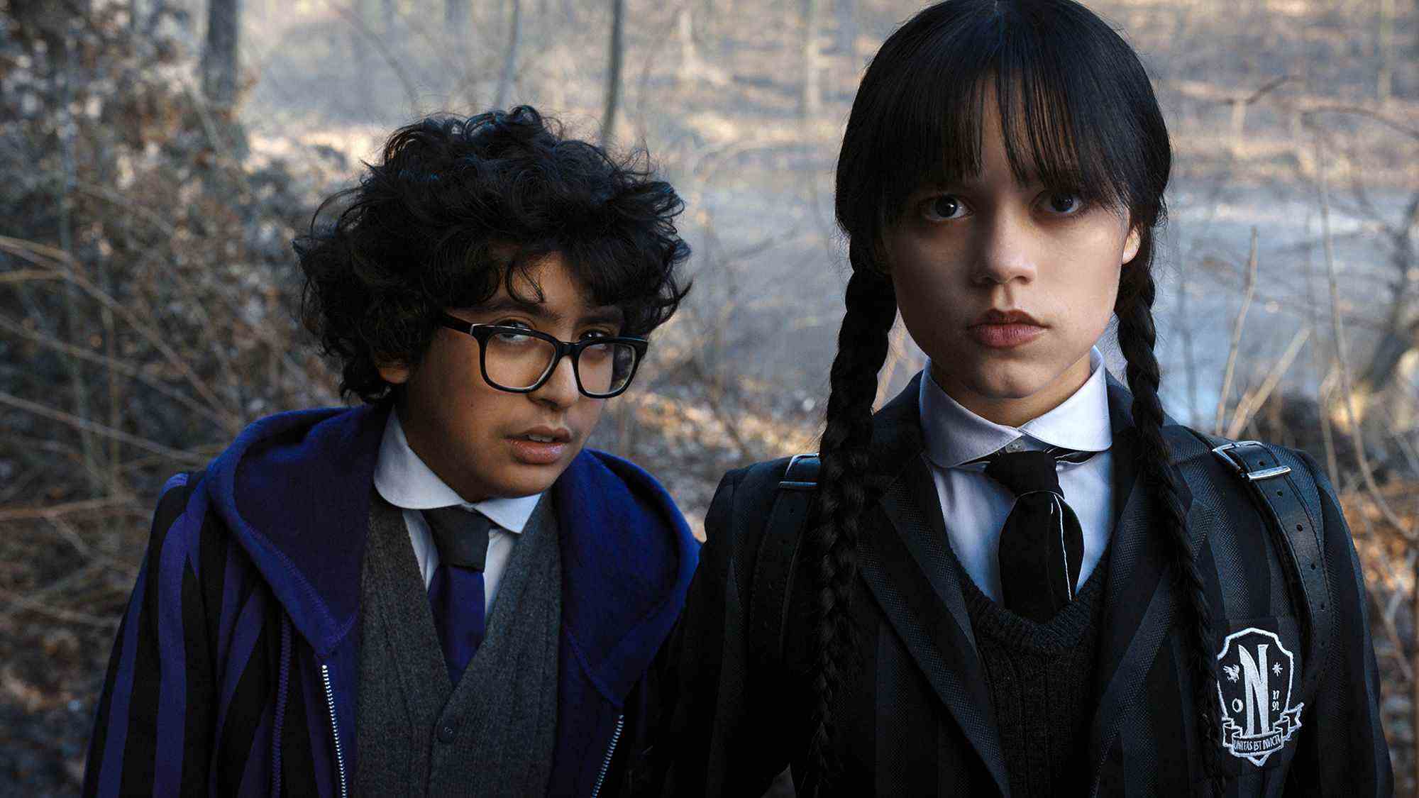 (De gauche à droite) Moosa Mostafa comme Eugene Otinger, Jenna Ortega comme mercredi Addams dans l'épisode 104 de mercredi