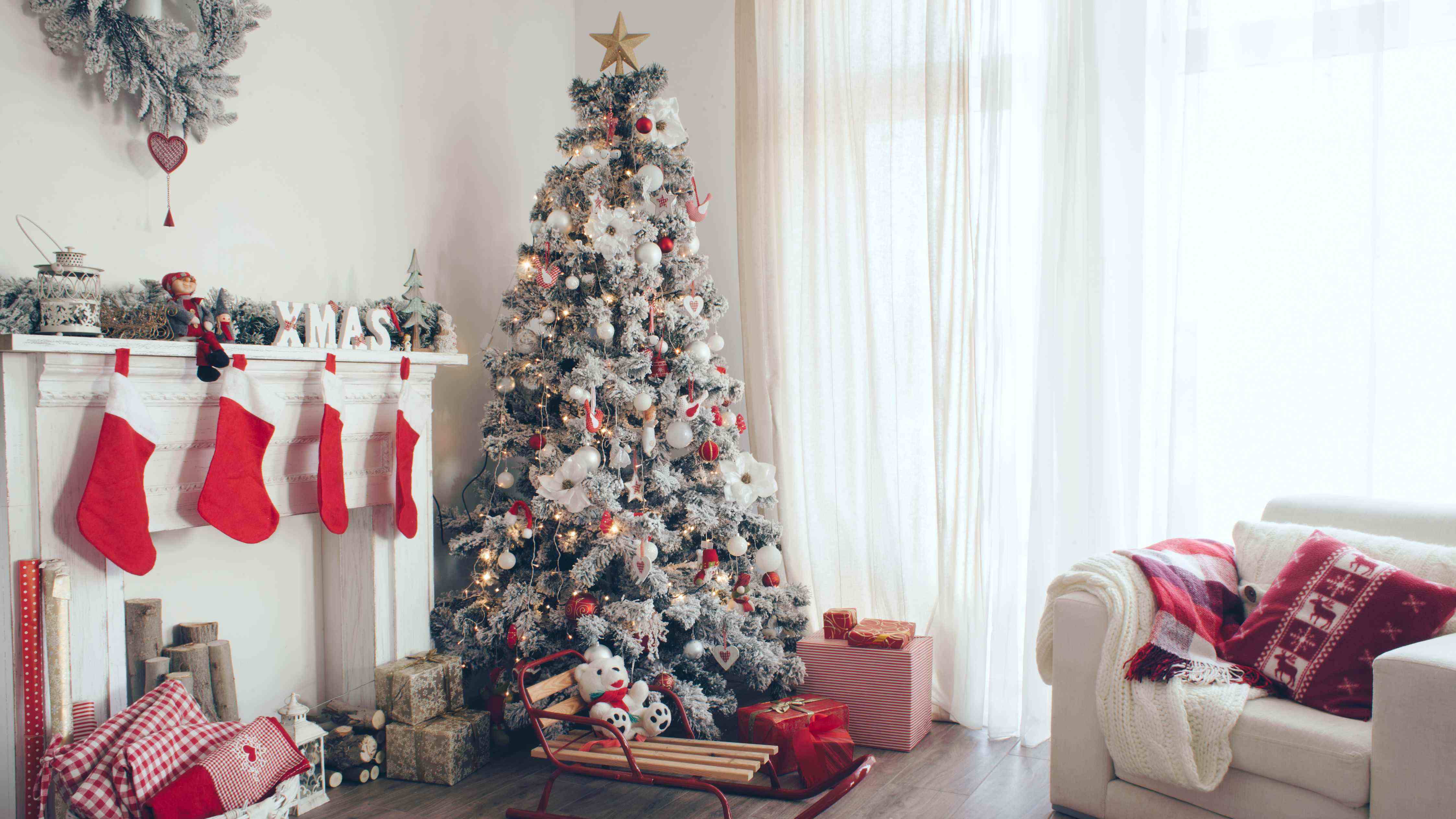 Sapin et décorations de Noël