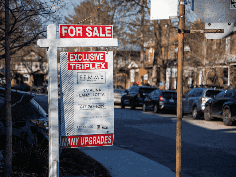 Les prix des maisons à Toronto chutent alors que les ventes baissent de 49% en novembre