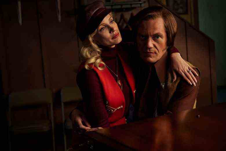 (L-R): Jessica Chastain as Tammy Wynette and Michael Shannon as George Jones in GEORGE & TAMMY, ÒThe Grand TourÓ. Photo credit: Dana Hawley/Courtesy of SHOWTIME.