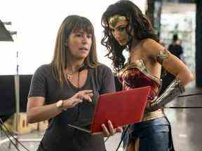 Patty Jenkins et Gal Gadot sur le tournage de Wonder Woman 1984.