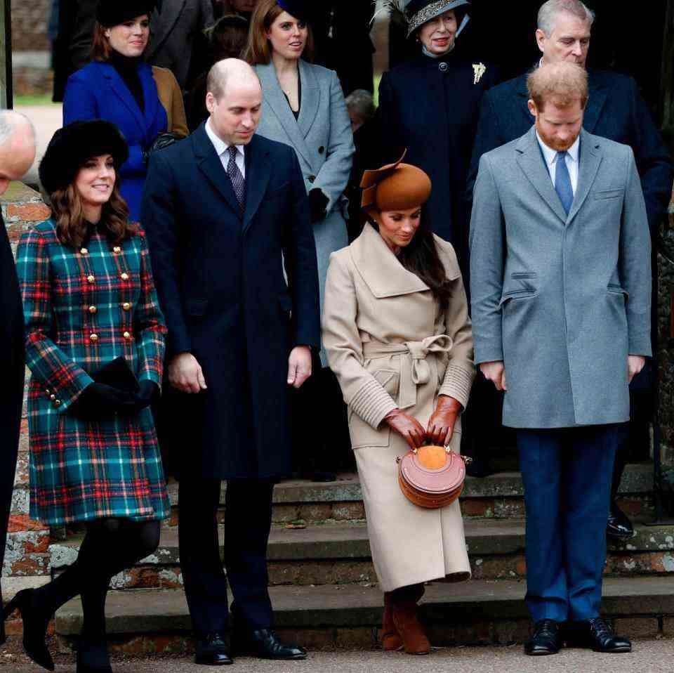 Meghan faisant la révérence à la reine Elizabeth II après le service religieux traditionnel du jour de Noël de la famille royale à l'église St Mary Magdalene à Sandringham, Norfolk, en 2017 - ADRIAN DENNIS