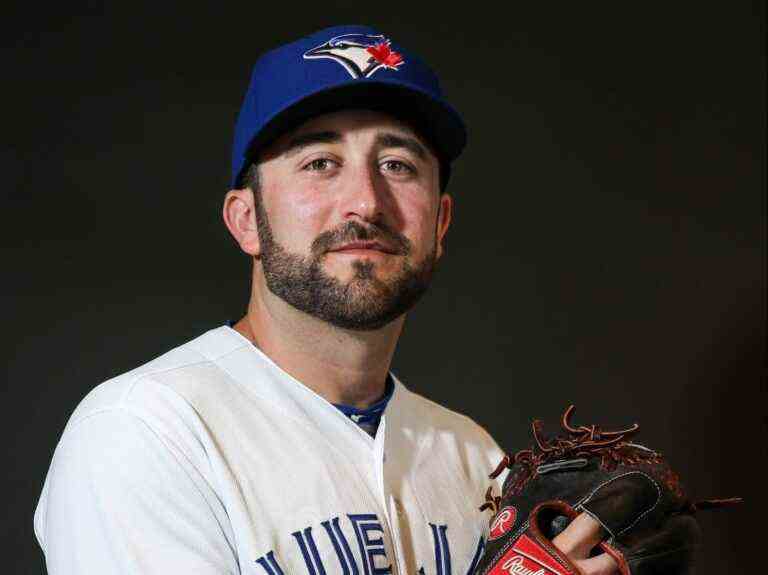 « L’AMOUR M’A FINALEMENT LIBÉRÉ »: l’ancien lanceur des Blue Jays, TJ House, se révèle gay