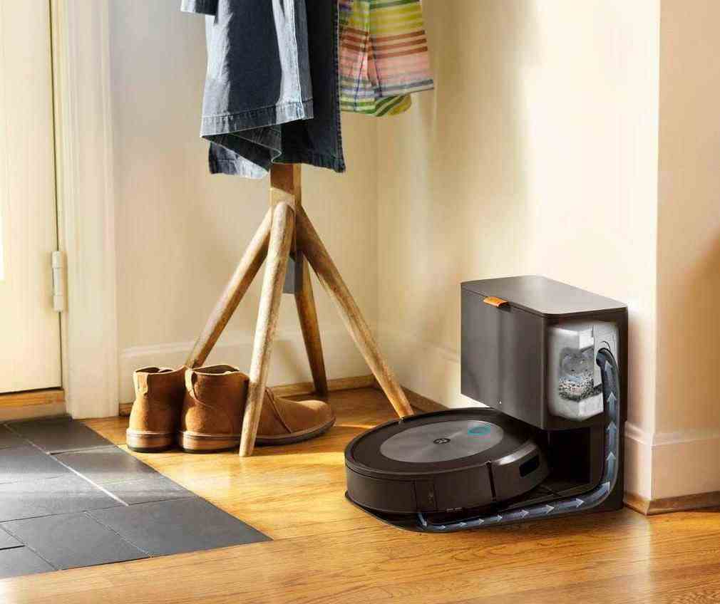 iRobot Roomba j7+