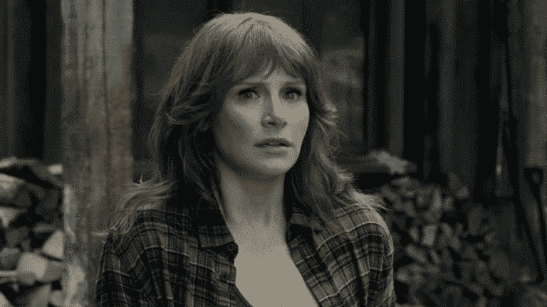 Bryce Dallas Howard as Claire in Jurassic World: Dominion 