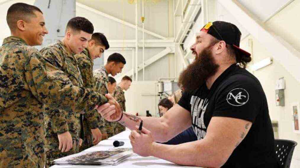 Braun Strowman Réunion Militaire