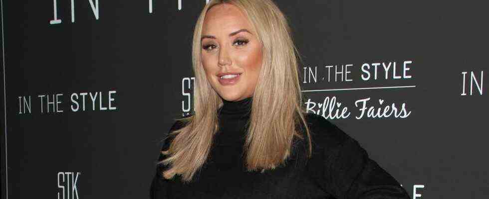 Charlotte Crosby de Geordie Shore montre de nouvelles lèvres après avoir retiré le mastic après 8 ans