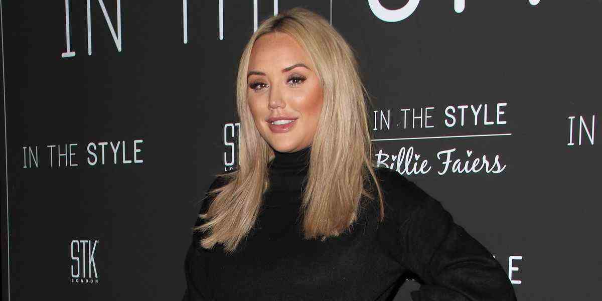 Charlotte Crosby de Geordie Shore montre de nouvelles lèvres après avoir retiré le mastic après 8 ans

