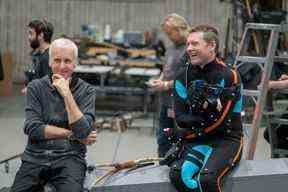 James Cameron et Sam Worthington sur le tournage d'Avatar : la voie de l'eau.